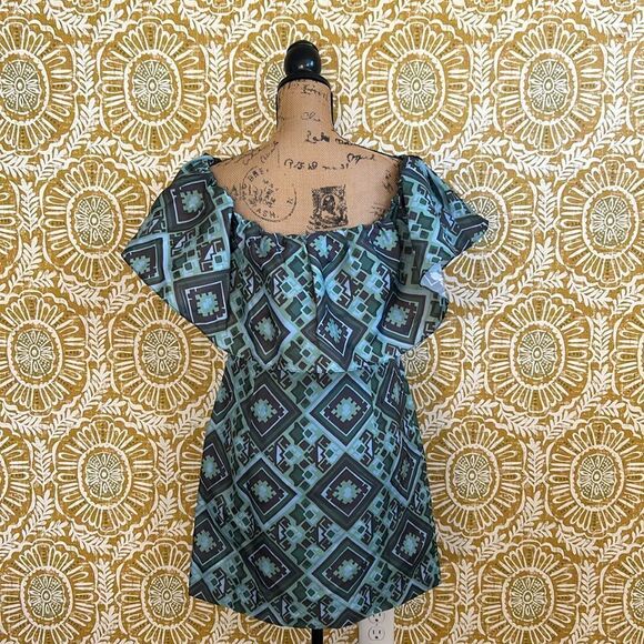 NWOT Baum Und Pferdgarten Alice Geo Print Off Shoulder Mini Dress Green/Blue M - Picture 13 of 15